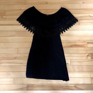 Black off the shoulders dress size small